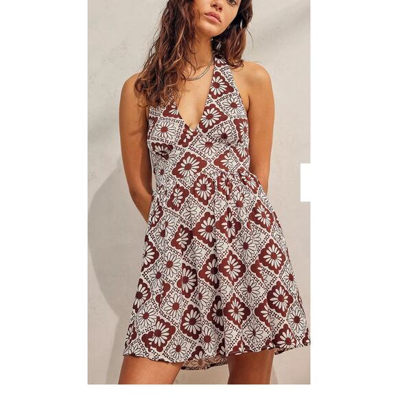 UO Halter Mini Dress Flowers Printed Smocked Halter Urban Outfitters S - Picture 1 of 6